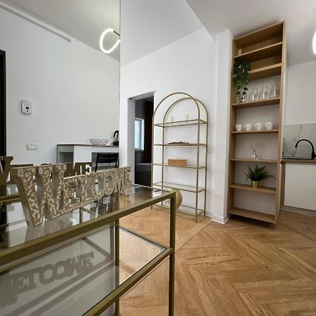 Bucharest City Center Apt Victoriei St Esterno foto