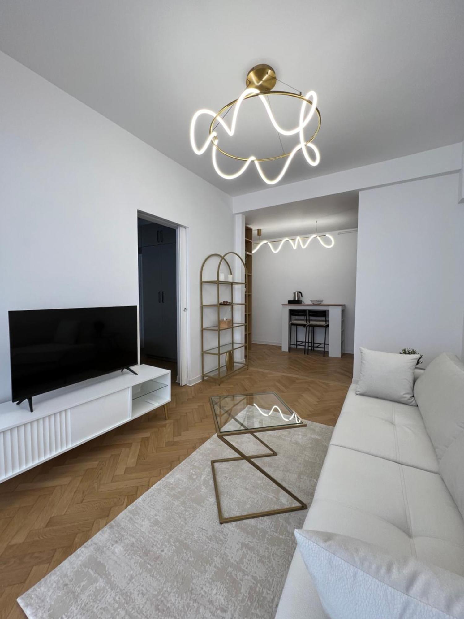 Bucharest City Center Apt Victoriei St Esterno foto